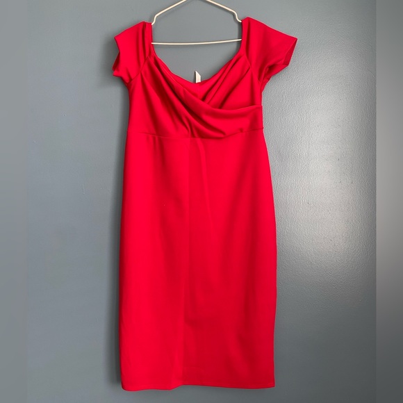 Red Solid Off Shoulder Maternity Fitted Dress - Picture 2 of 10